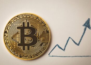 Bitcoin Price Prediction 2025: Analyst Sees $300K Peak Before Market Collapse
